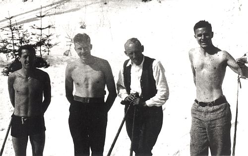 [L to R]: Harry Pangman, Neil S., Jackrabbit Johannsen, Sterling Maxwell at Mont Tremblant, QC, on April 14, 1930