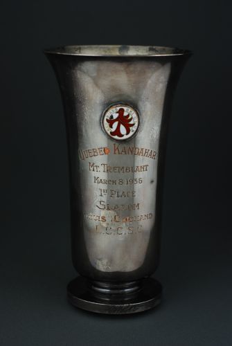 Red Birds Ski Club / Kandahar Cup. Front view.