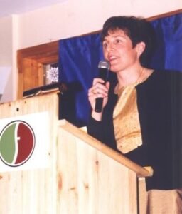 Kate Pace speaking at 2001 Canadian Ski Hall of Fame Induction Ceremony. 