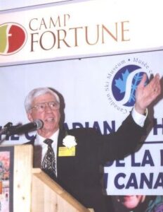 Canadian Ski Museum Chair, Arnold Midgley at 2003 Canadian Ski Hall of Fame Induction Ceremony. 