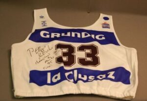 Grundig #33 la Clusaz bib, signed by Philippe LaRoche, Freestyle World Champion ' 95.