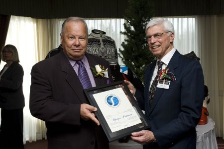 Inductee Bjorger Pettersen and Canadian Ski Museum Chair, Arnold Midgley, at 2007 Canadian Ski Hall of Fame Induction Ceremony.