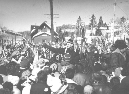 Crowd of skiers with Jackrabbit, Val David Station