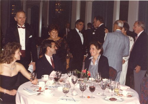 Laurie Graham (on left sitting at table) and inductee Gerry Sorensen (on right sitting at table) at 1988 Canadian Ski Hall of Fame Induction Ceremony