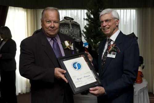 Inductee Bjorger Pettersen and Canadian Ski Museum Chair, Arnold Midgley, at 2007 Canadian Ski Hall of Fame Induction Ceremony.
